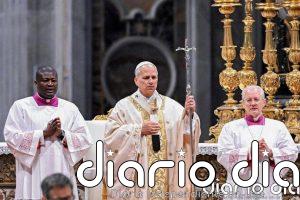 El Papa avisa a los políticos de que la "prepotencia" no es el camino del "bien" en su primera Misa Crismal