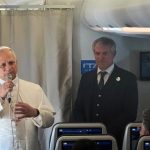 El Papa responde a Trump: "No soy político, hablo del Evangelio. A los líderes del mundo les digo basta de guerras"