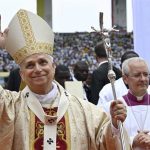 El Papa se despide de África y dice llevarse "un tesoro de fe" hecho de testimonios "alegres y dolorosos"