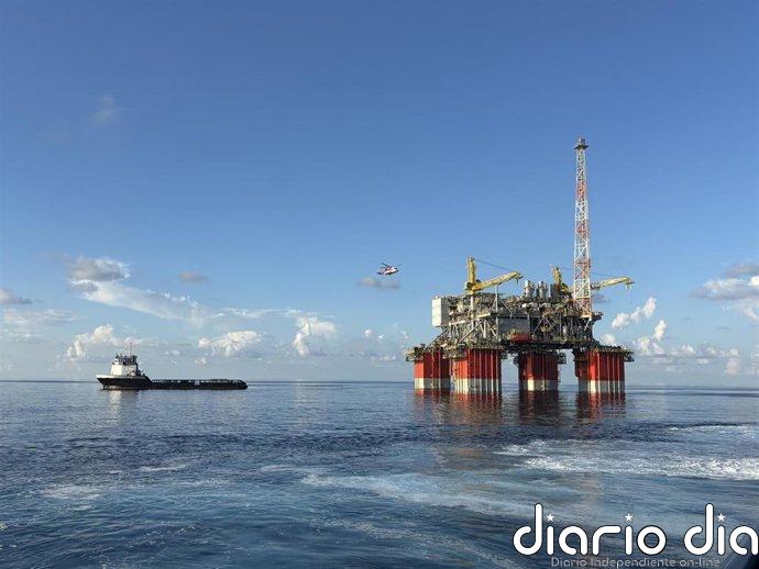 El petróleo se dispara un 7% y vuelve a rebasar los 100 dólares tras anunciar EEUU que bloqueará Ormuz