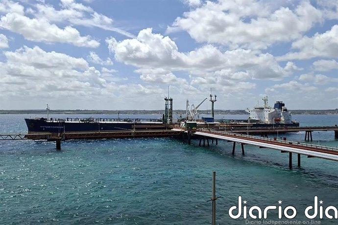 El petrolero enviada por Rusia a Cuba zarpa de Matanzas tras entregar 100.000 toneladas de petróleo