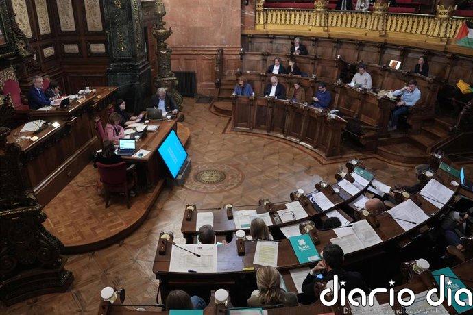 El pleno de Barcelona debatirá este viernes la gestión municipal de la regularización de migrantes