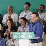 El PP-A podría revalidar su mayoría absoluta el 17M y el PSOE-A bajar de 30 escaños según un sondeo de GAD3