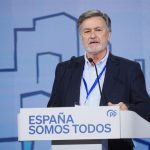 El PP propone a Francisco Vázquez como presidente de las Cortes, a Rocío Lucas secretaria y Leticia García será portavoz