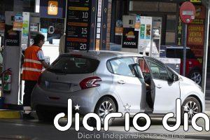 El precio del gasóleo se dispara un 20,1% en marzo y el de la gasolina, un 8,1%