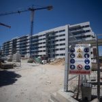 El precio medio del suelo urbano retrocedió un 2,6% al cierre de 2025, según Vivienda