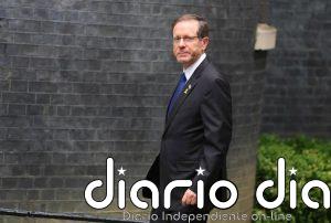 El presidente de Israel reclama un acuerdo entre Netanyahu y fiscales antes de decidir clemencia para el primer ministro