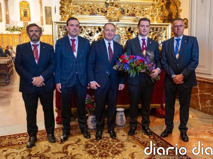 El presidente de la Diputación de Huelva realiza la tradicional ofrenda floral a la Hermandad de los Judíos