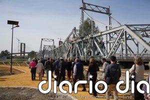 El Puerto de Sevilla dedica una plaza al Puente de Alfonso XIII al cumplirse un siglo de su inauguración