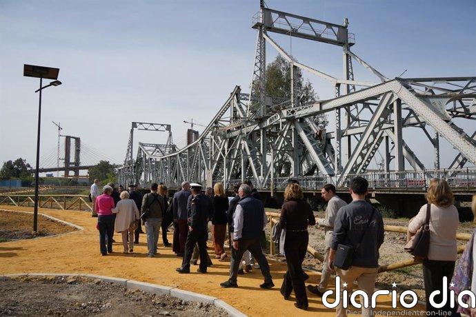 El Puerto de Sevilla dedica una plaza al Puente de Alfonso XIII al cumplirse un siglo de su inauguración