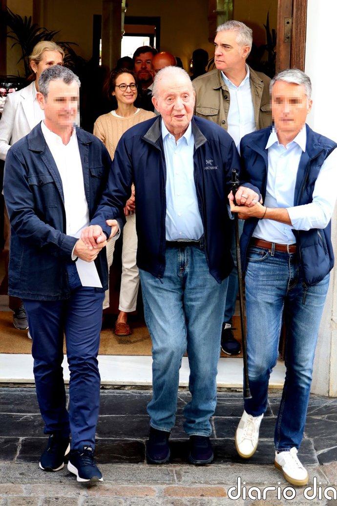 El Rey Juan Carlos hace una promesa al abandonar España tras su viaje relámpago: "Volveré prontísimo"