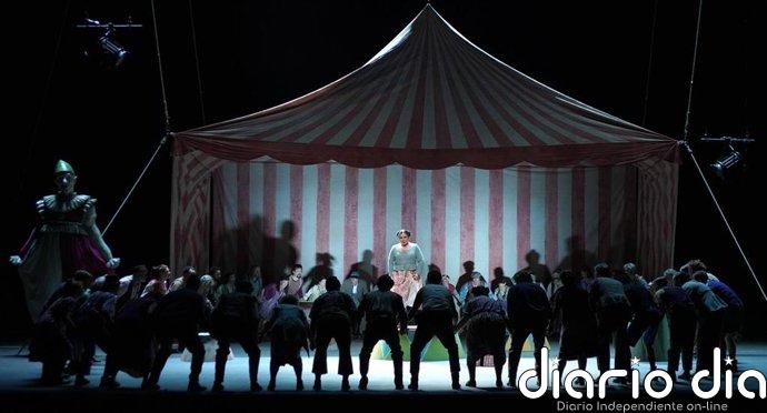 El Teatro Real hace los "deberes" y estrena la ópera cómica 'La novia vendida' por primera vez en 102 años