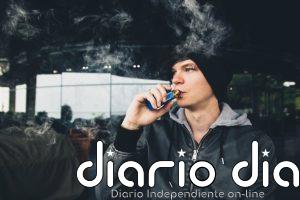 El vapeo para dejar de fumar divide a los expertos: nuevos datos cuestionan su eficacia real en adultos