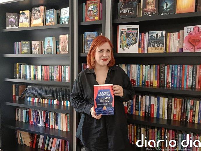 Elísabet Benavent lanza 'Una niña buena': "Entono mea culpa, la ficción romántica asentó roles de género que no sumaban"