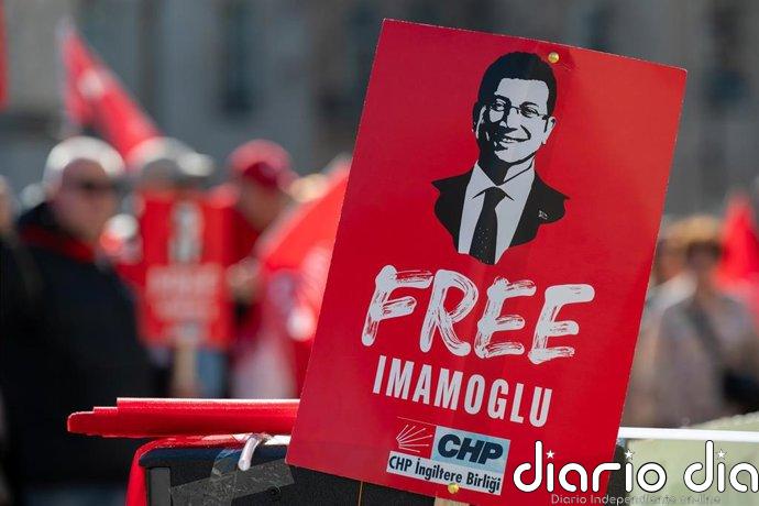 Encarceladas unas 20 personas, incluido el alcalde opositor de un distrito de Estambul, por supuesta corrupción