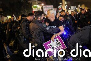 Enfrentamientos entre policías y manifestantes en una nueva jornada de protestas contra la guerra en Israel