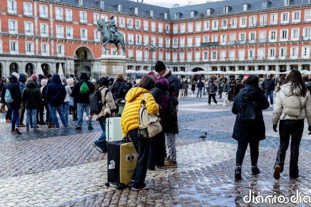 España recibió 10,7 millones de turistas extranjeros hasta febrero, con gasto récord de 15.411 millones