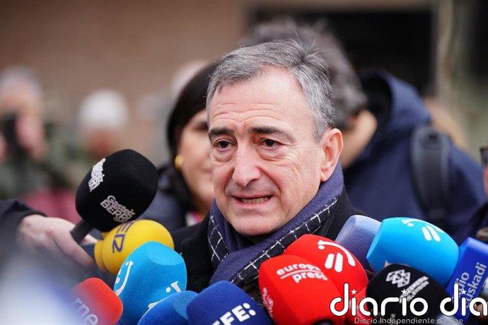 Esteban responde a Ayuso que "catetada" es que su "principal reivindicación nacional sea tomarse una caña"