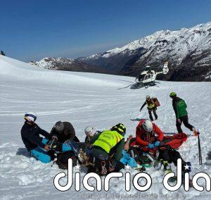 Evacuado un esquiador con una luxación de cadera tras una caída fuera de pistas en Candanchú (Huesca)