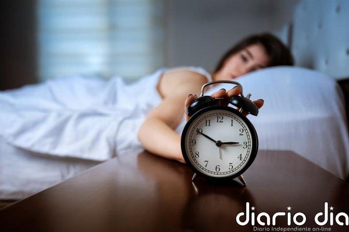 Experta destaca el efecto "discreto" de las gominolas de melatonina en adultos sanos con insomnio inespecífico