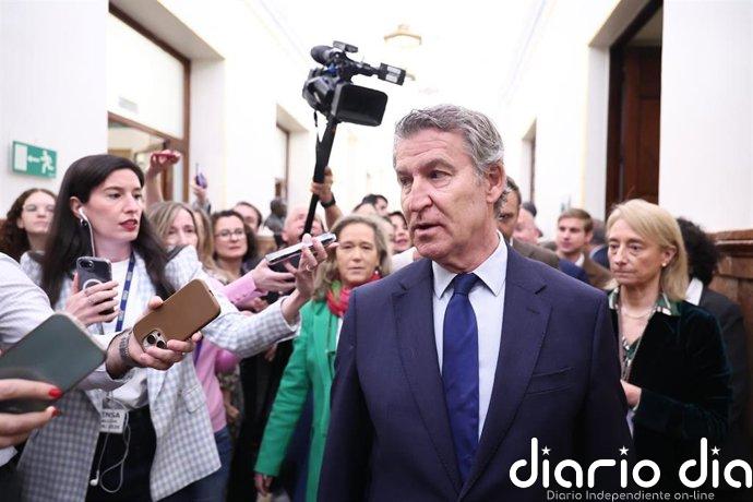 Feijóo insiste en que la "prioridad nacional" es el arraigo y sólo cabe aplicarla dentro de la ley