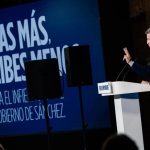 Feijóo se compromete a bajar el IRPF desde el primer año y critica el nuevo "atraco" a los autónomos