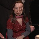 ‘Feos’ reflexiona sobre el rechazo a las diferencias físicas con marionetas hiperrealistas