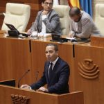 Fernández (Vox) defiende que la prioridad nacional "no es racismo" y "no es ilegal", sino que "es realismo"