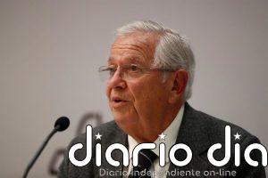 Fernando Jaúregui llama a "protestar" y apela al 15M ante "un mundo tejido por locos" en la presentación de 'Quemados'