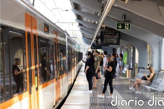 FGC registra su "récord histórico" de viajeros en día laborable con 470.000 durante Sant Jordi