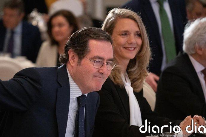 Garamendi ve bien la regularización por la falta de personal pero avisa: "Que no se cuele gente que no debe"