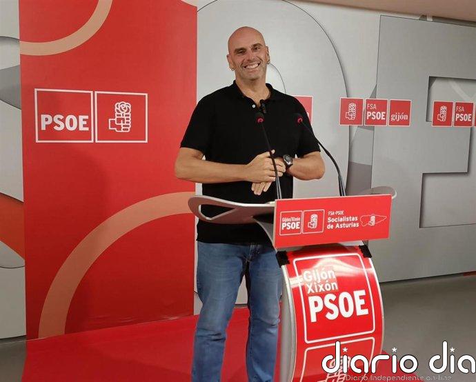 García (PSOE) ve "inaceptable" que "condenados por la justicia" den lecciones de decencia