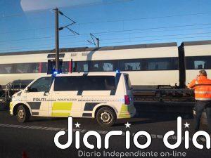 Heridas más de 15 personas tras una colisión frontal entre dos trenes cerca de Copenhague (Dinamarca)