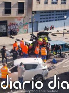 Herido un conductor que cayó por un desnivel de unos dos metros en Vigo