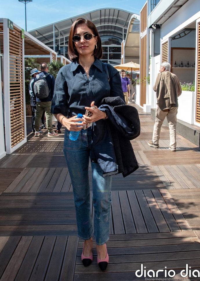 Hiba Abouk disfruta del tenis y reacciona a la nueva etapa de su amigo Jon Kortajarena como padre