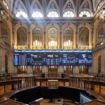 IAG y eDreams lideran las subidas del turismo español en Bolsa tras pactar EEUU e Irán una tregua temporal