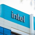 Intel repunta un 9% en bolsa tras la recompra de su fábrica de chips en Irlanda