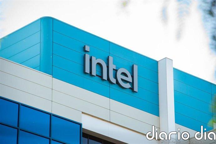 Intel repunta un 9% en bolsa tras la recompra de su fábrica de chips en Irlanda
