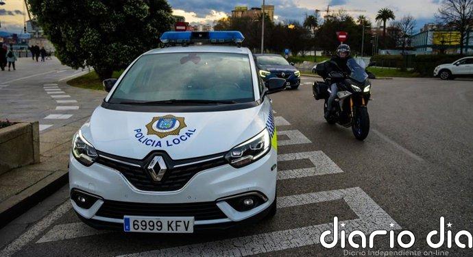 Intenta apuñalar con una navaja a otro hombre, que se defiende con un vaso, y acaban detenidos