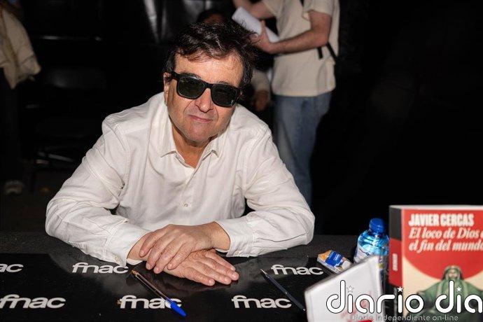 Javier Cercas ve Sant Jordi como un pequeño milagro: "Es una fiesta genuinamente popular"