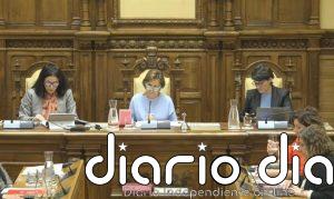 Junquera estudiará crear un nuevo centro social en La Camocha y en los barrios y parroquias que lo necesiten