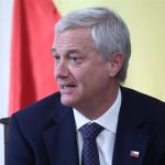 Kast lanza una "megarreforma" con más de 40 medidas, mayormente tributarias, para impulsar la economía chilena