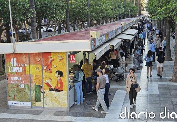 La 46ª Feria del Libro de Almería supera el ecuador con las presentaciones de Concha Castro y Miguel Ángel Santamarina