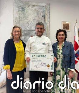 La alcaldesa de Calahorra recibe al ganador del Máster Nacional de Pinchos Gourmets #Productoriojano en Madrid
