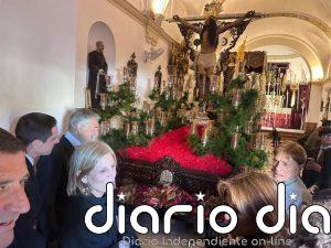 La alcaldesa de Jerez (Cádiz) resalta la "importante labor" de los miembros de las hermandades del Viernes Santo