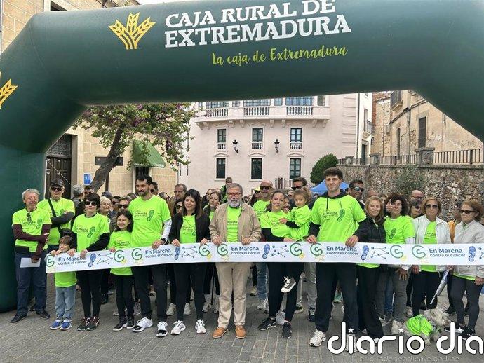 La Asociación Española Contra el Cáncer reúne a más de 3.000 personas en su VIII Marcha por la Investigación en Cáceres