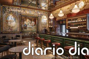 La 'Capilla Sixtina del Azulejo' reabre en Madrid: la taberna Los Gabrieles vuelve tras 20 años