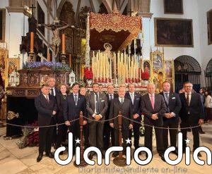 La CES realiza su tradicional ofrenda floral al Cristo de Burgos en Sevilla, patrón de la entidad