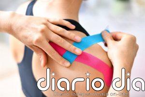 La cinta de colores que arrasa en el deporte, bajo sospecha: ¿sirve realmente el vendaje neuromuscular?