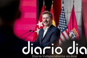 La Comunidad insiste en la dimisión de Mónica García como ministra y censura que "ponga su cabeza" en ser candidata